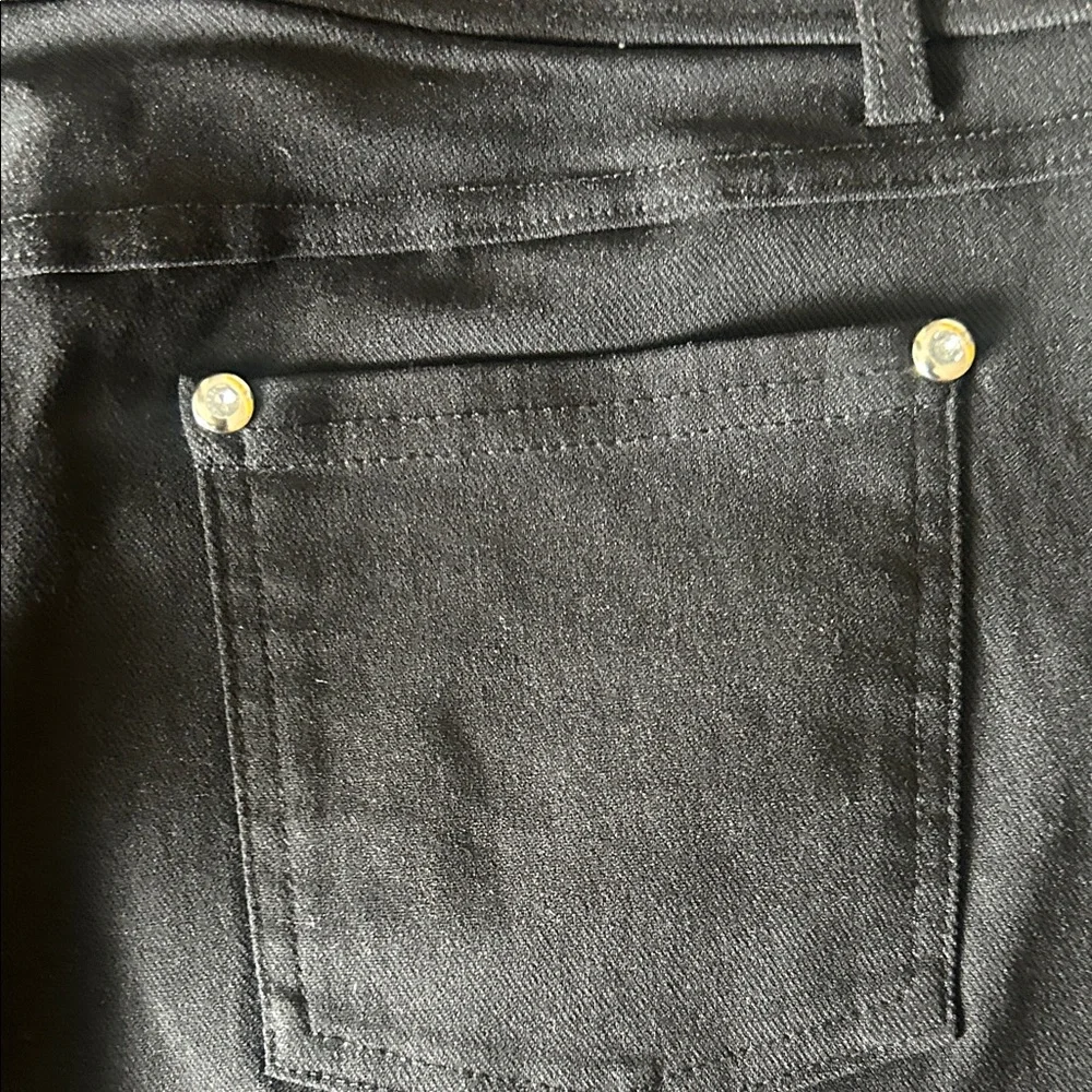 Thrill Black Women's Cargo Shorts w/ faux front pockets. - Picture 4 of 9